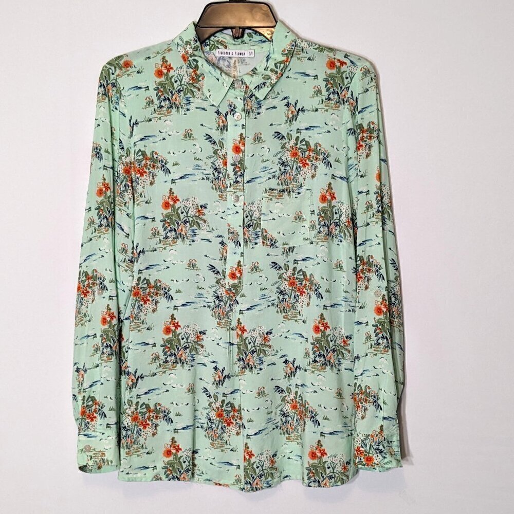 FIGUEROA & FLOWER Light Green Floral Long Roll-Tab Sleeves Button Blouse; Size M